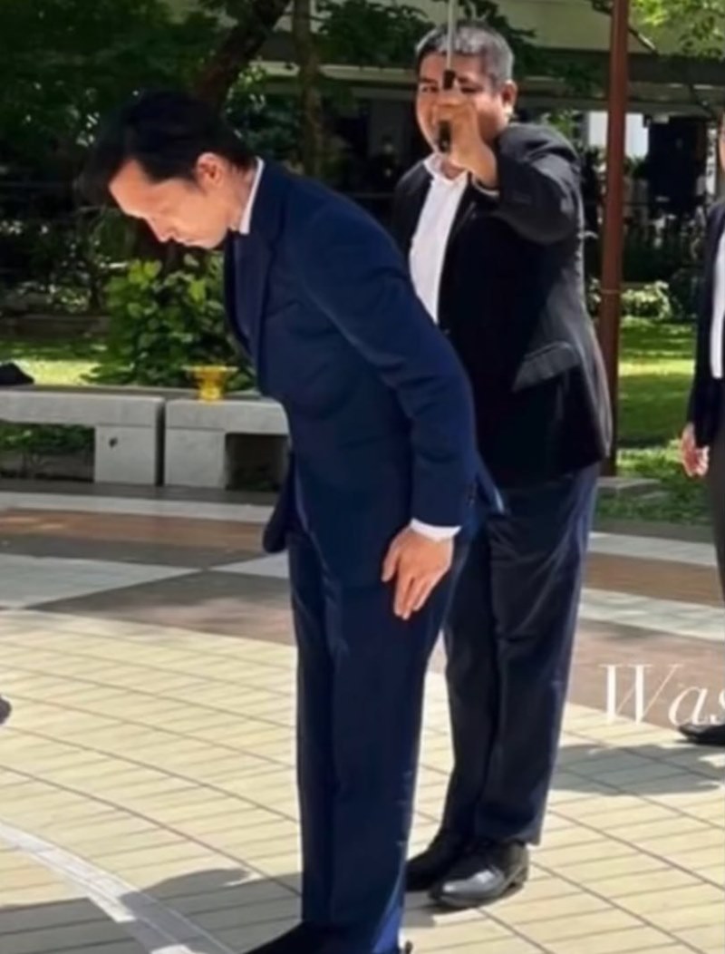 ท่านอ่อง นพ.จักรีวัชร วิวัชรวงศ์