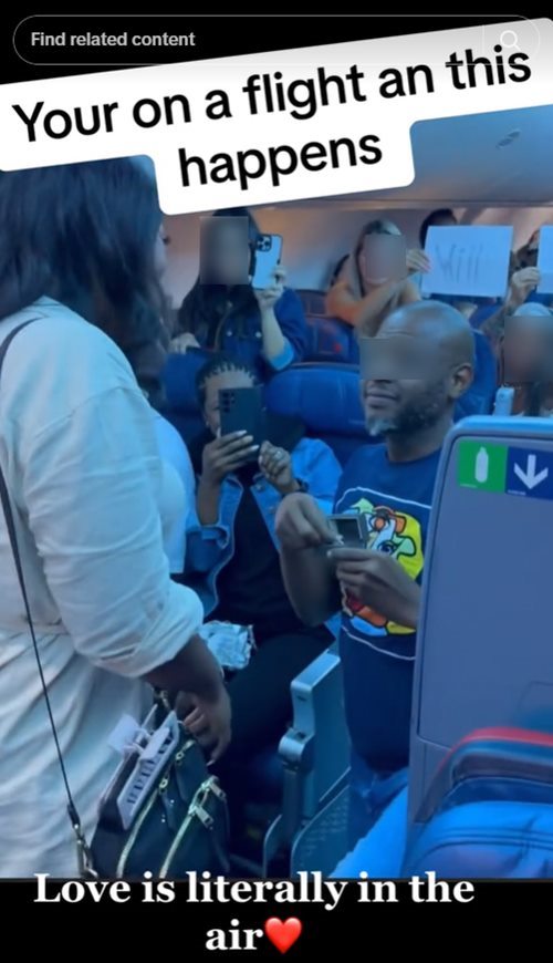 ขอแต่งงานบนเครื่องบิน