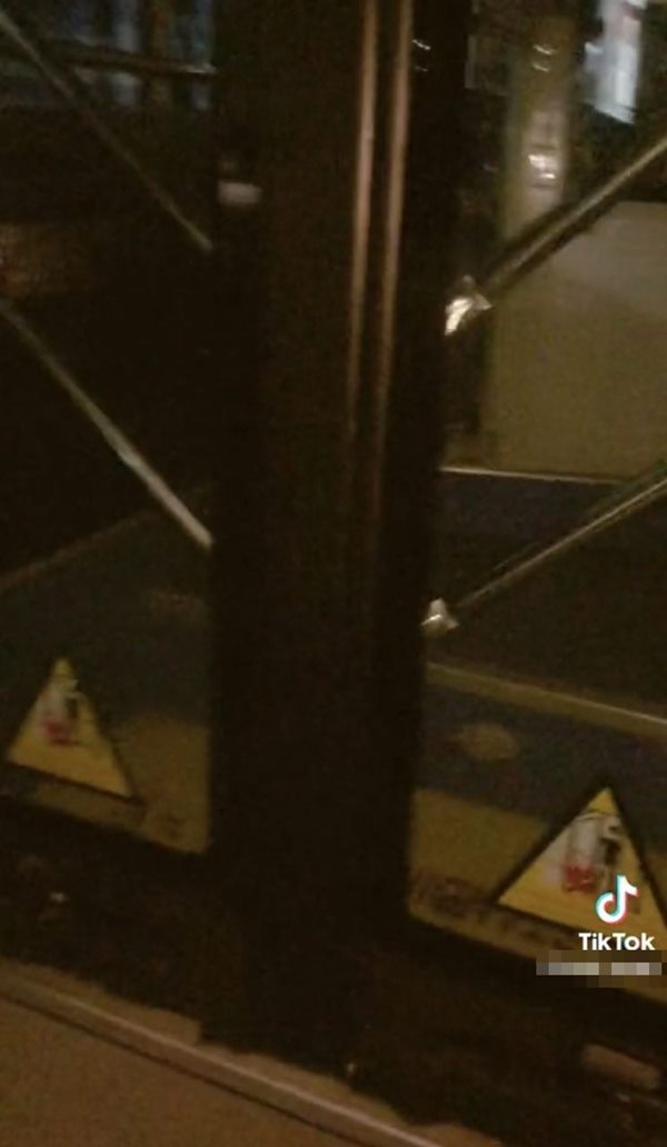 ติดอยู่ในรถเมล์