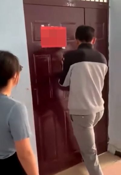 นักศึกษามีเซ็กส์ในห้องพักอาจารย์