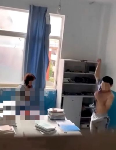 นักศึกษามีเซ็กส์ในห้องพักอาจารย์