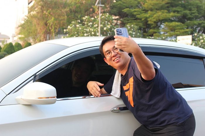 วิโรจน์ ลักขณาอดิศร