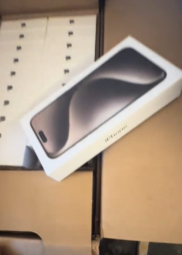 สั่งไอโฟน 4 เครื่อง ได้ 60 เครื่อง