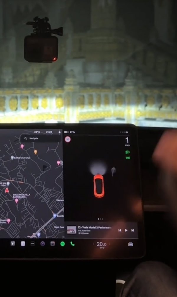 เทสลาท้าผี