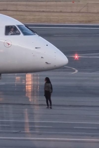 วิ่งเข้ารันเวย์เครื่องบิน