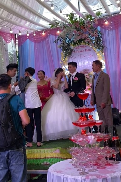 ของขวัญแต่งงานจากน้องชาย