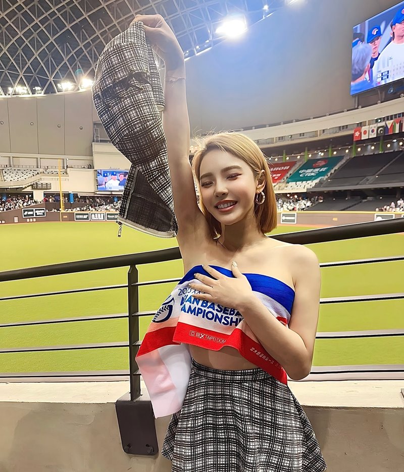 สาวสวยถอดเสื้อ