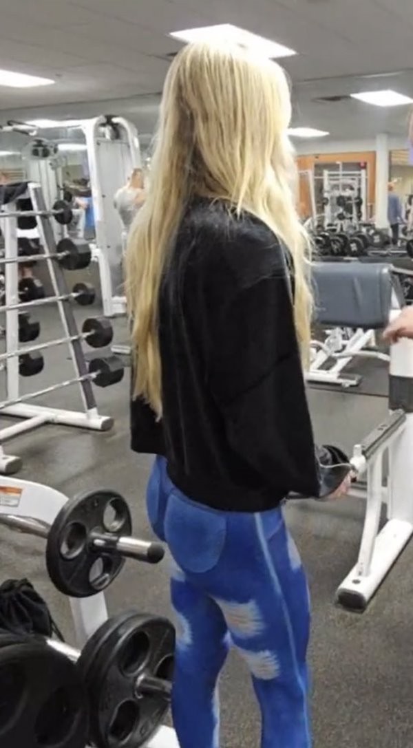 แต่งตัวโป๊