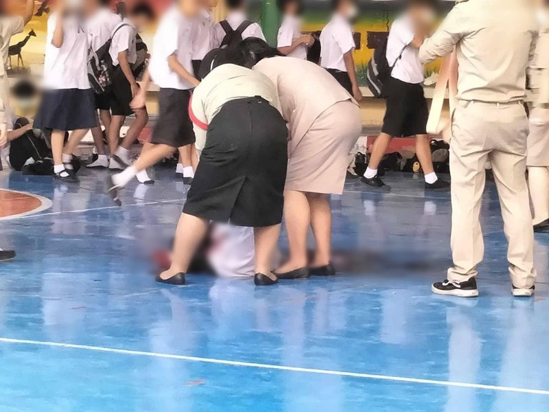 เด็กแทงกันในโรงเรียน