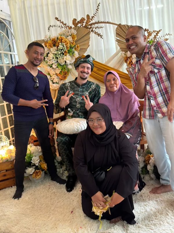 เจ้าบ่าวแต่งงานคนเดียว