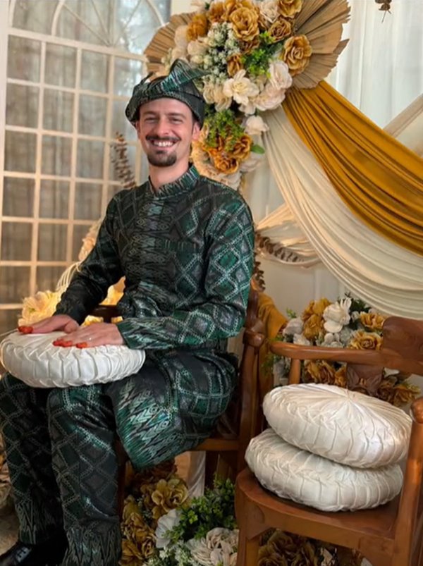 เจ้าบ่าวแต่งงานคนเดียว