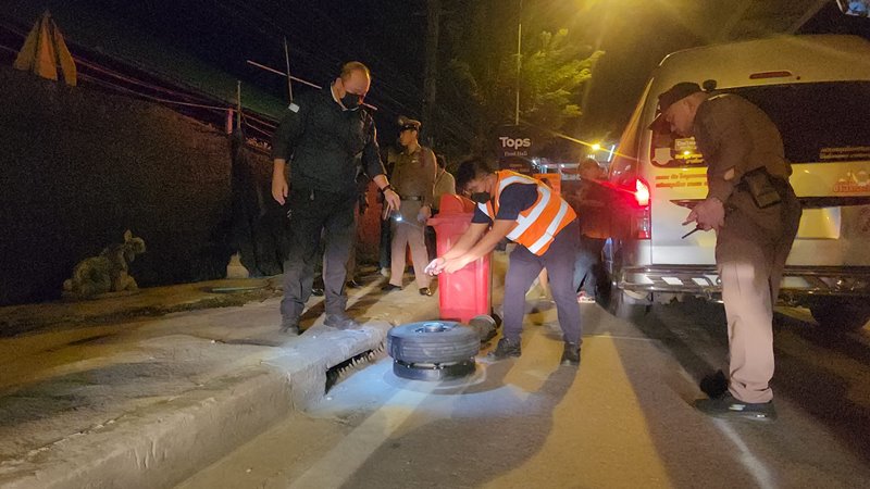 ล้อรถไฟฟ้าตกใส่แท็กซี่