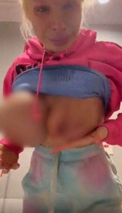 หน้าอกระเบิด