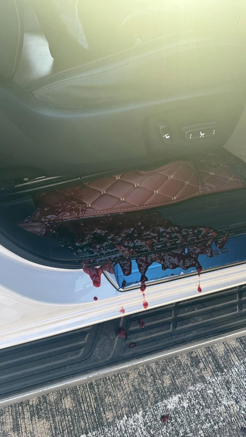 แยมหกใส่รถ