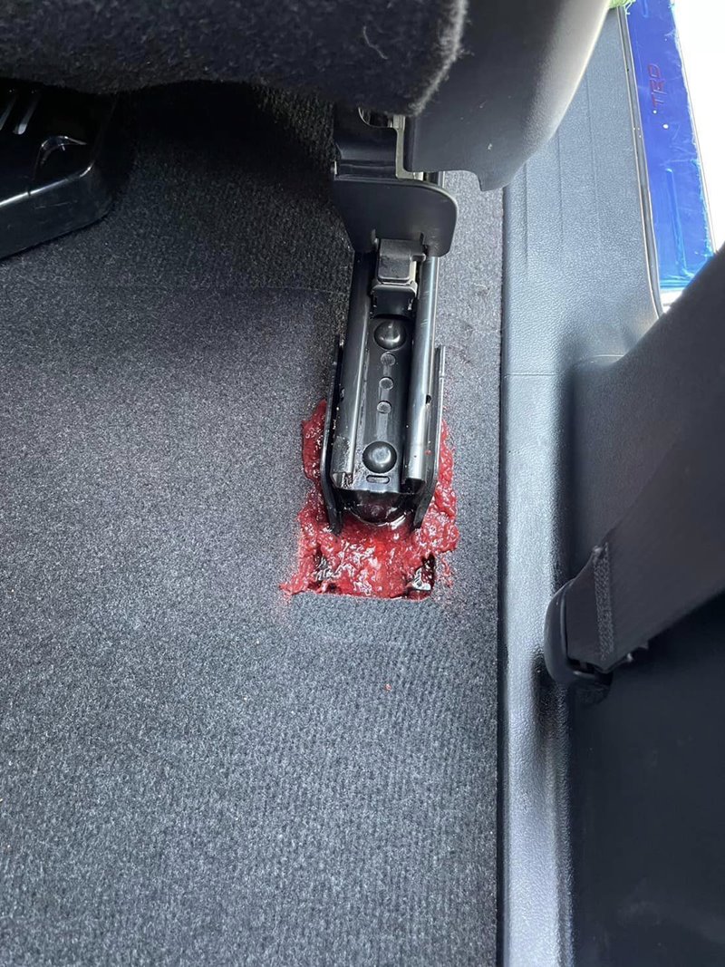 แยมหกใส่รถ