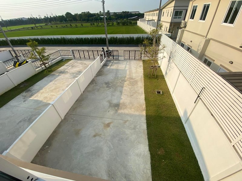 ปัญหาจอดรถหน้าบ้าน