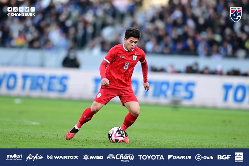 บุ๊ค เอกนิษฐ์ ปัญญา