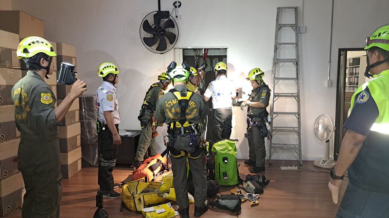 ตกช่องลิฟต์