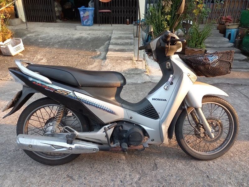 ฮอนด้า เวฟ 2548