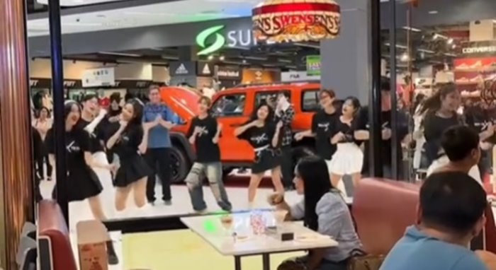 เซอร์ไพรส์ขอแต่งงาน
