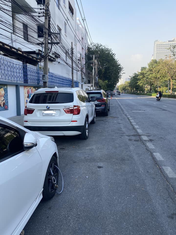 รถโดนล็อกล้อ