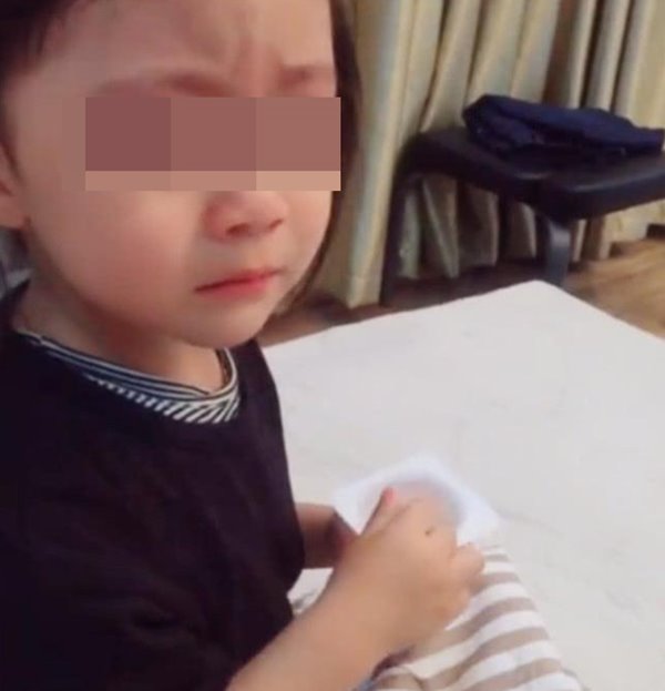 เด็กร้องไห้