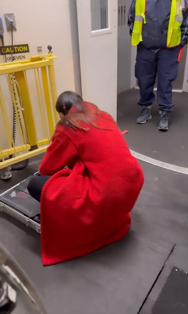 กระเป๋าสั่น