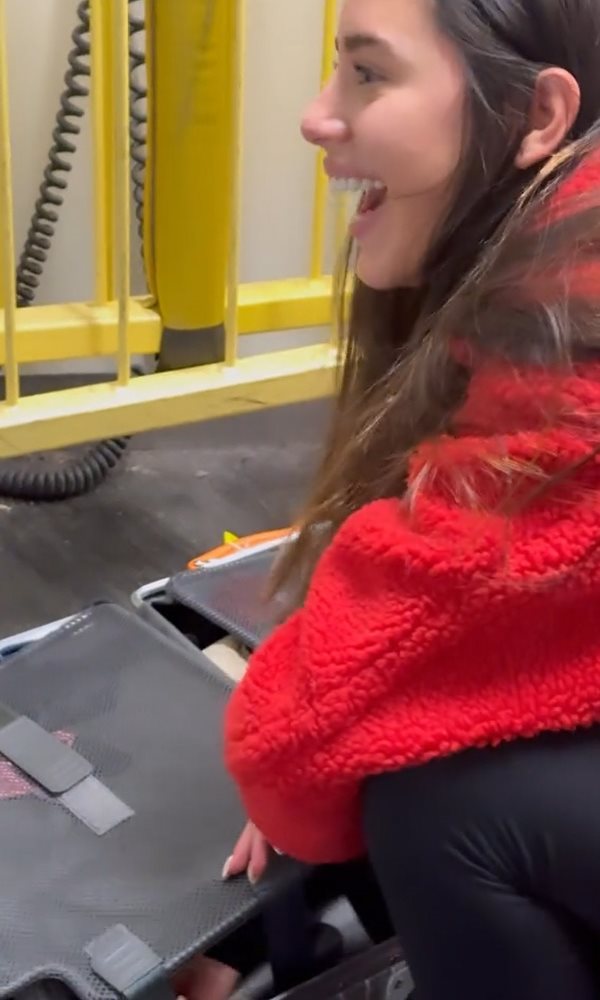 กระเป๋าสั่น