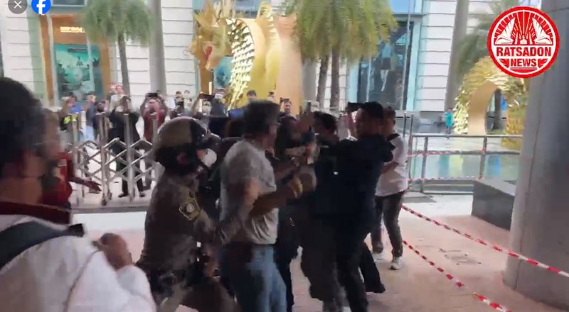 ศปปส. ปะทะ ตะวัน ทะลุวัง