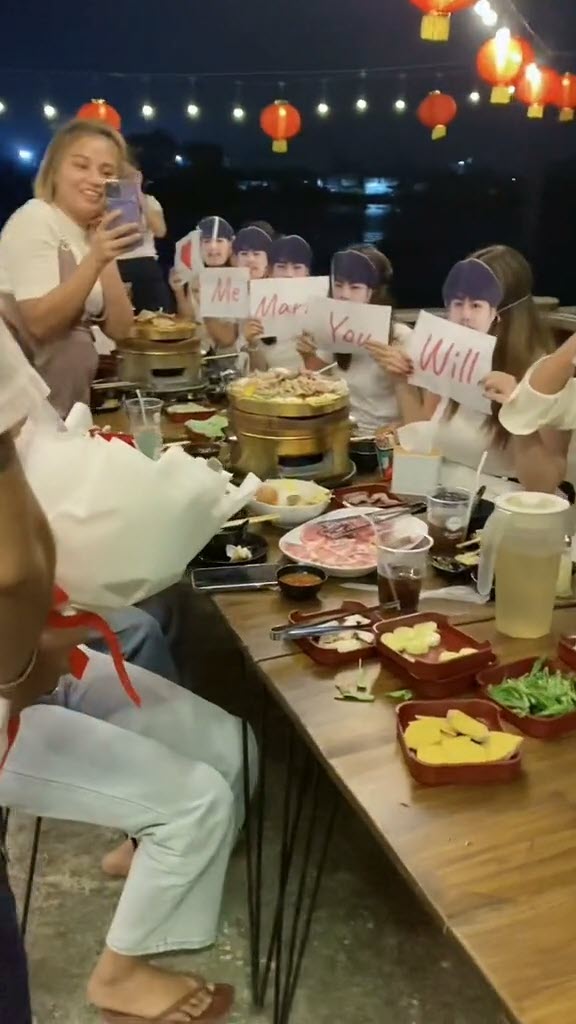 เซอร์ไพรส์ขอแต่งงาน