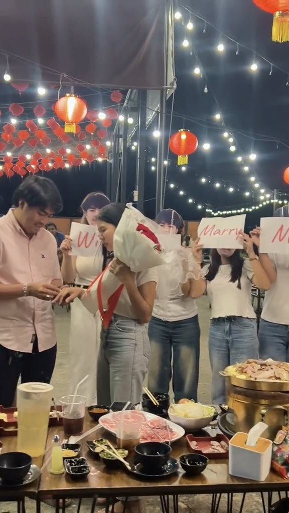 เซอร์ไพรส์ขอแต่งงาน