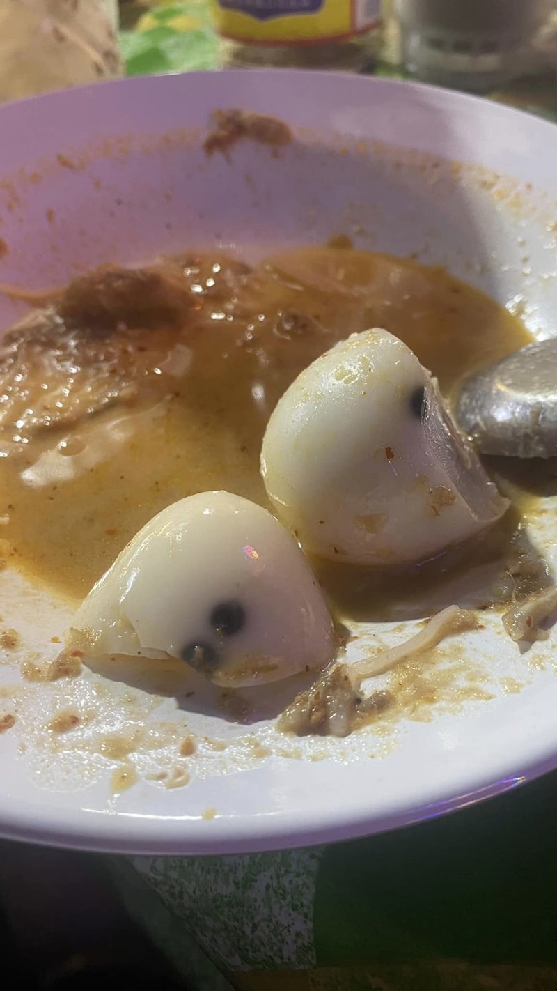 จุดดำบนไข่ต้ม