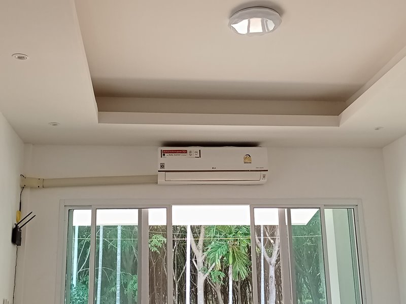 ท่อแอร์เอียง