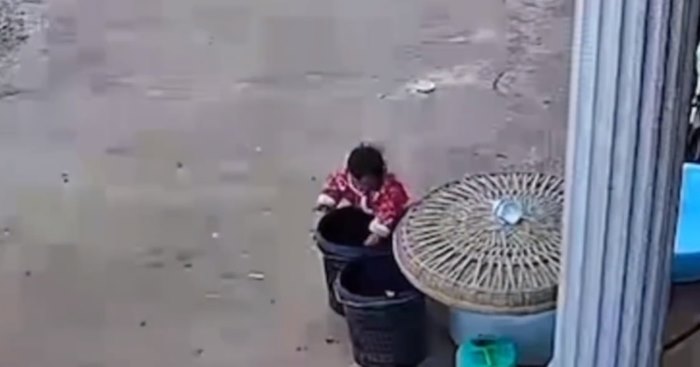 เด็กจมน้ำในถัง