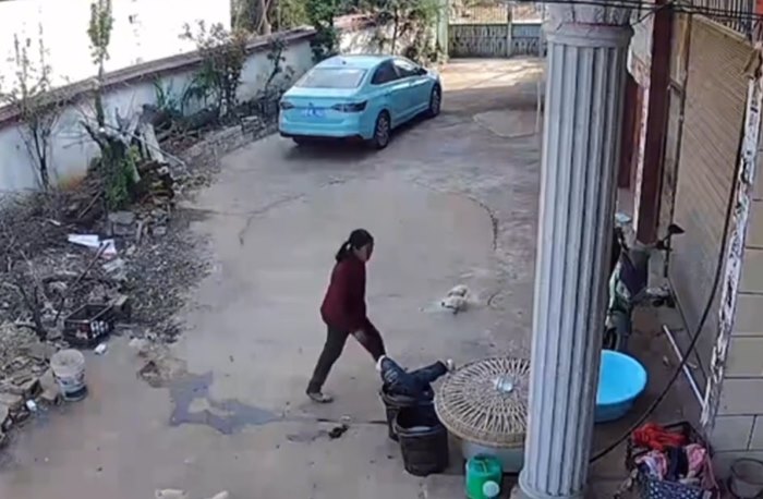 เด็กจมน้ำในถัง