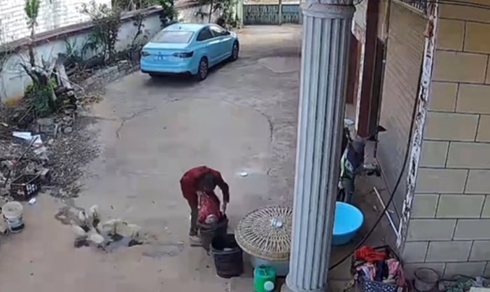 เด็กจมน้ำในถัง