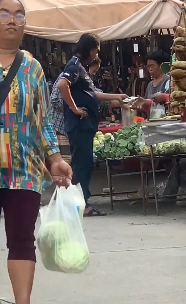 ลุงหน้าคุ้น