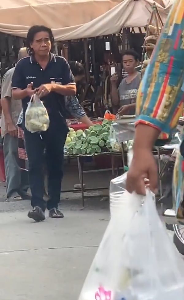 ลุงหน้าคุ้น