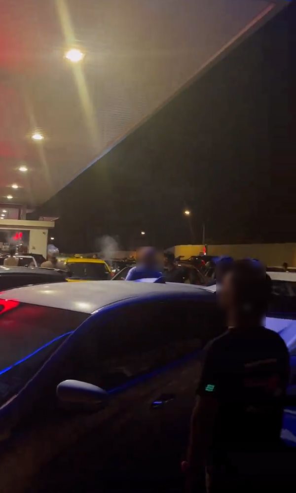 ทำอาหารในปั๊มน้ำมัน