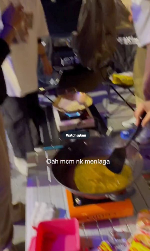 ทำอาหารในปั๊มน้ำมัน