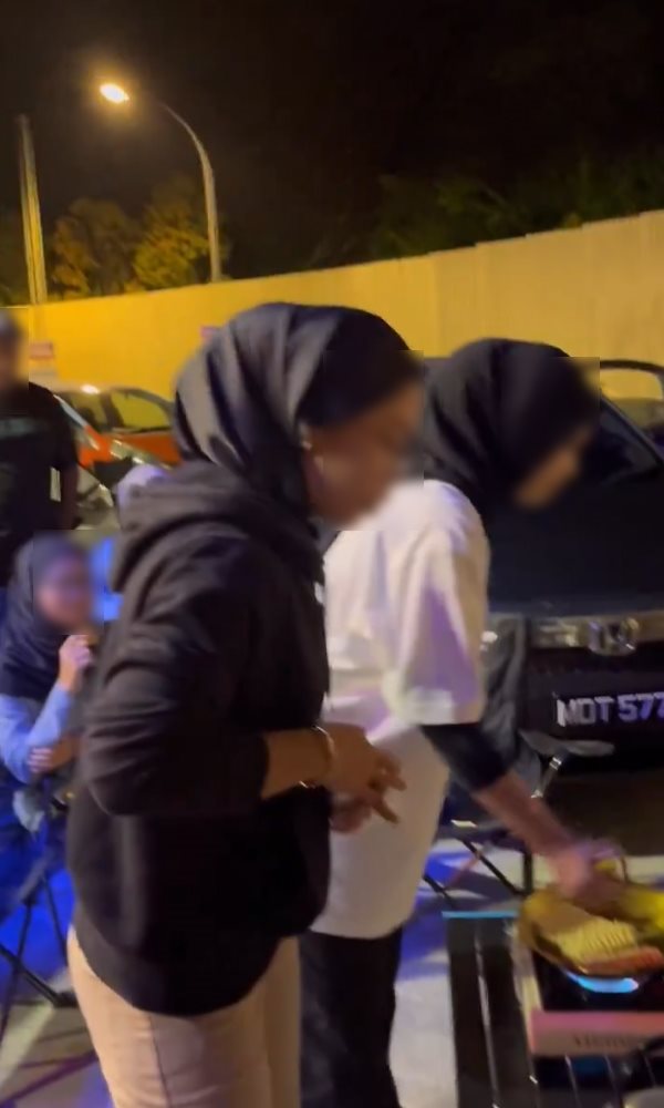 ทำอาหารในปั๊มน้ำมัน