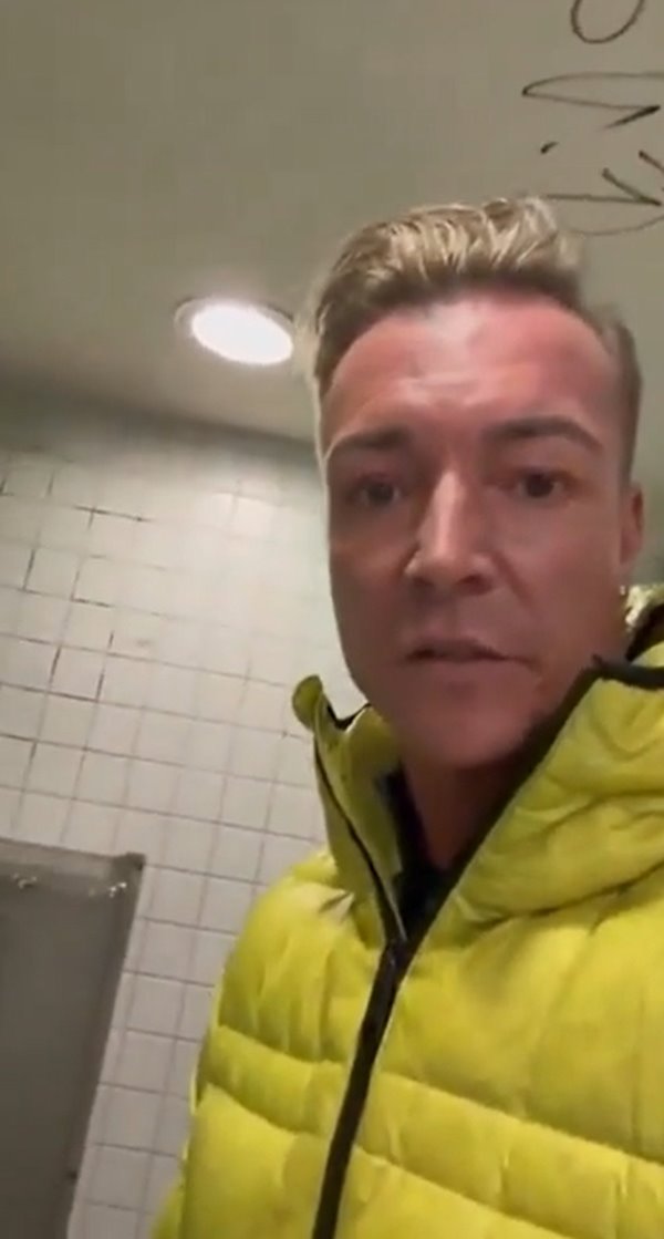 นักการเมืองเลียโถฉี่