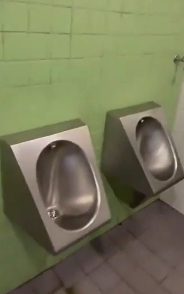 นักการเมืองเลียโถฉี่