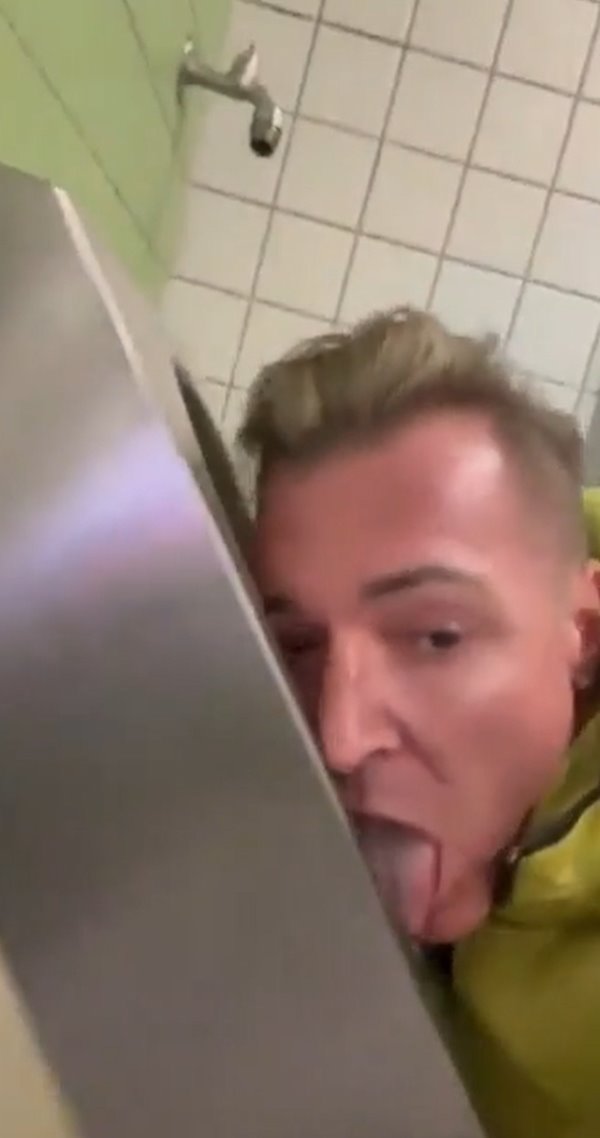 นักการเมืองเลียโถฉี่