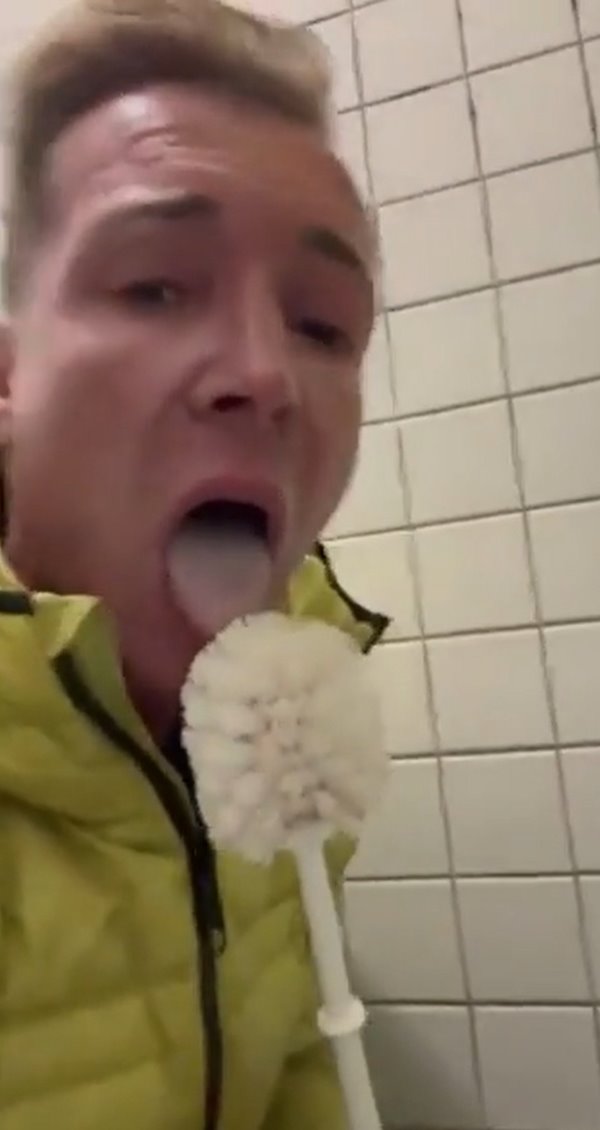 นักการเมืองเลียโถฉี่