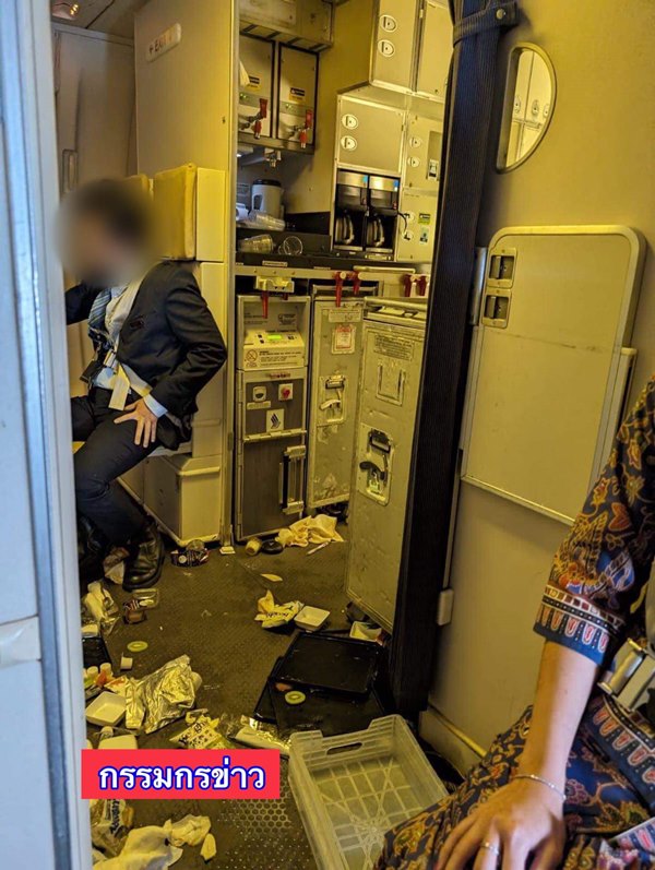 สิงคโปร์ แอร์ไลน์ส SQ321 ตกหลุมอากา