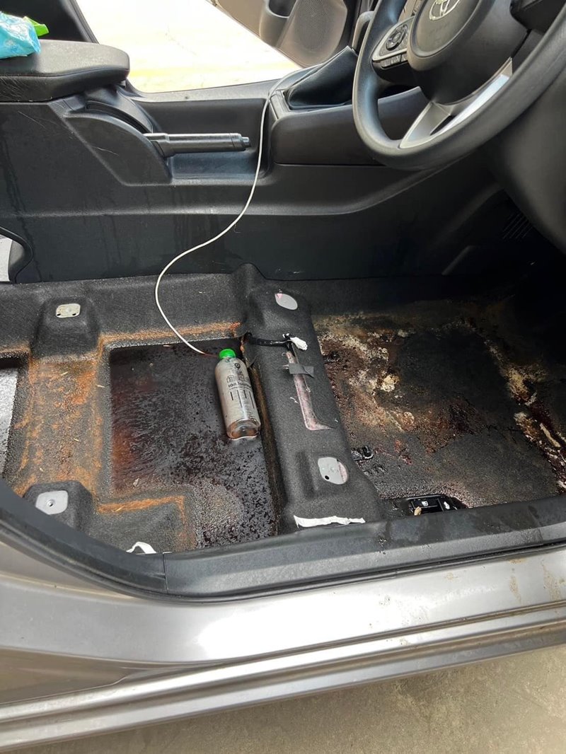 ทำความสะอาดรถมีศพ