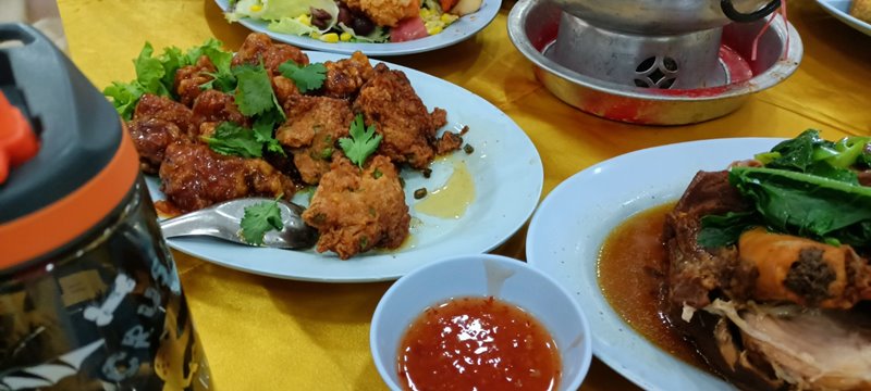 อาหารโต๊ะจีน