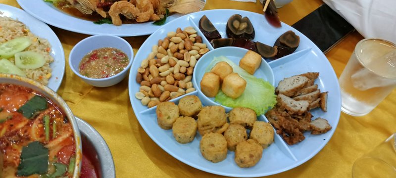 อาหารโต๊ะจีน