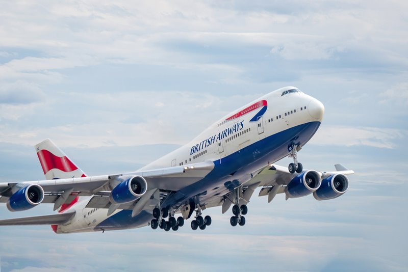 ฟ้าผ่าเครื่องบิน